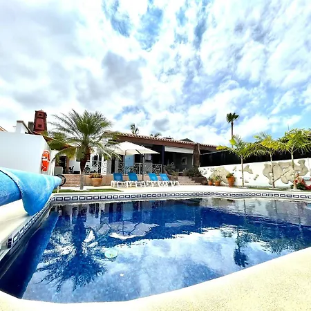 别墅 With Bbq, Private Heated Pool In Tenerife South 阿德耶