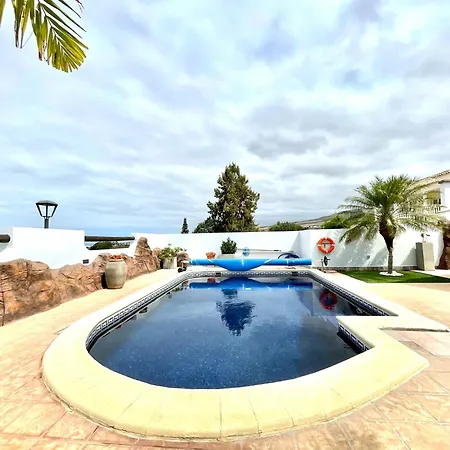 With Bbq, Private Heated Pool In Tenerife South 阿德耶