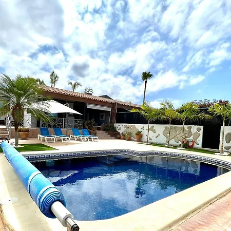 别墅 With Bbq, Private Heated Pool In Tenerife South 阿德耶
