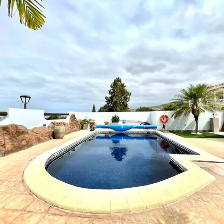 With Bbq, Private Heated Pool In Tenerife South 阿德耶
