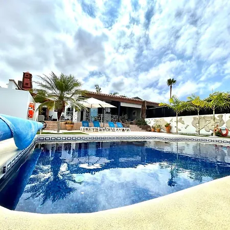 With Bbq, Private Heated Pool In Tenerife South 别墅 *
