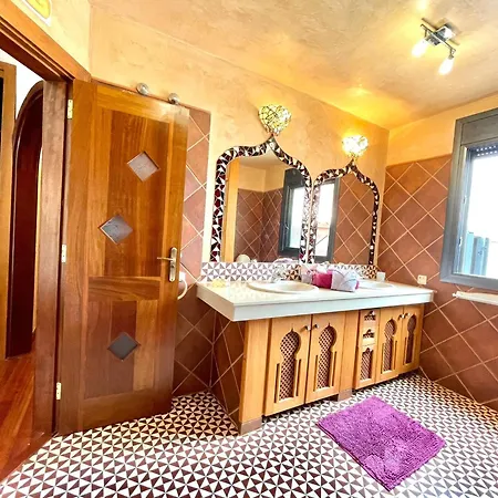别墅 With Bbq, Private Heated Pool In Tenerife South 阿德耶