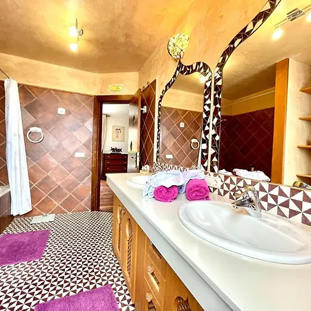别墅 With Bbq, Private Heated Pool In Tenerife South 阿德耶