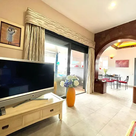 别墅 With Bbq, Private Heated Pool In Tenerife South 阿德耶